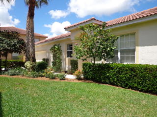 1716 Pierside Cir, West Palm Beach, FL 33414-8035