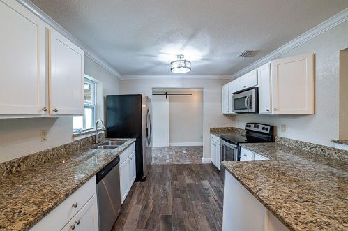 11 Monroe Ave, De Bary, FL 32713-3203