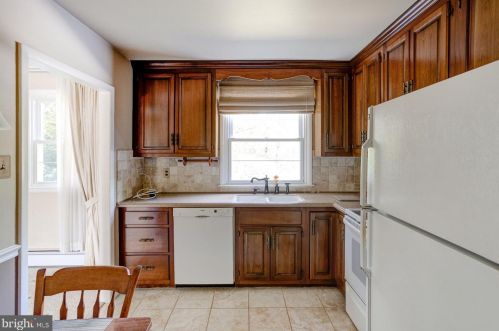 848 Woodlawn Dr, Lansdale PA  19446-4516 exterior