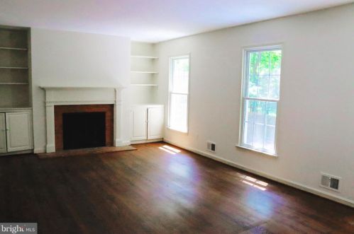 217 James Thurber Ct, Falls Church VA  exterior