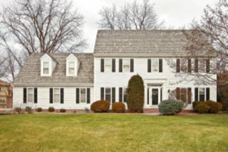 20490 Chadwick Ln, Brookfield, WI 53045-3367