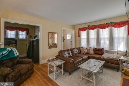 8218 Cadwalader Ave, Melrose Park PA  19027-2406 exterior