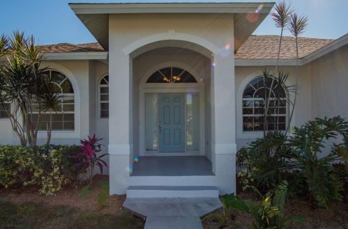 30 Tahiti Rd, Marco Island, FL 34145-4019