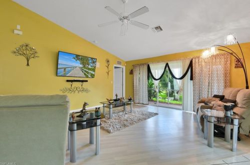 2810 47th St, Lehigh Acres, FL 33971-5883