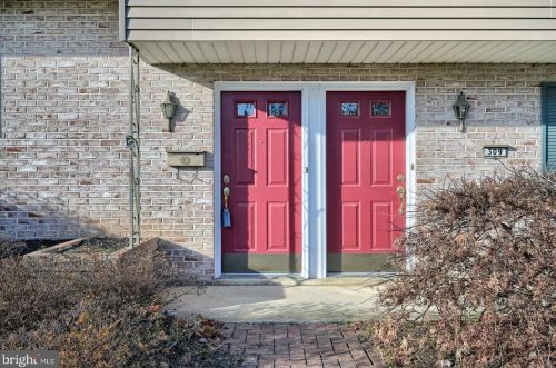 309 Pinewood Dr, Camp Hill, PA 17011-6528