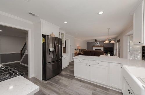 1529 Lindby Dr, Lewisville TX  75028-3624 exterior