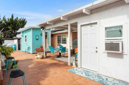 4037 Vista Calaveras St, Oceanside CA  92056-4607 exterior