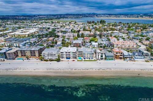 3745 Riviera Dr, San Diego CA 92109-6646 exterior