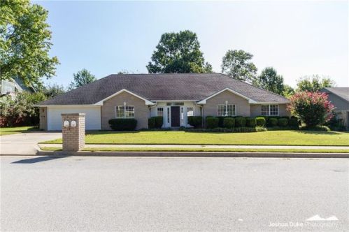 2288 Blue Mesa Dr, Fayetteville, AR 72703-9382
