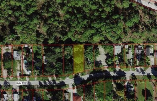 2703 Holly Ave, Naples, FL 34112-7318