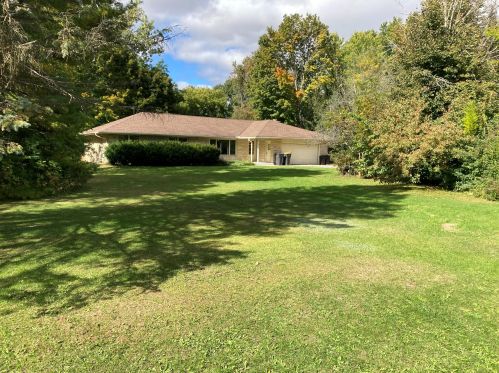 441 Plat Rd, Colgate, WI 53017-9790