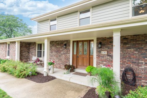 1080 Laurel Ct, Watertown, WI 53098-3209