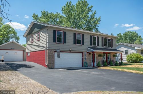 90 97th Ln, Minneapolis, MN 55434-1314