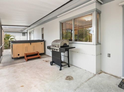 218 Bermuda Rd, Marco Island FL  34145-3969 exterior