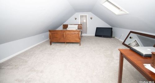 20 Ross Ave, Huntington Station NY  11747-2647 exterior