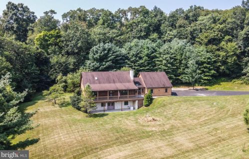 38 Nannygoat Hill Rd, Dale, PA 19504-8926