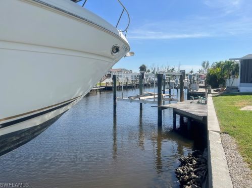 11581 Dogwood Ln, Fort Myers Beach FL  33931-7130 exterior