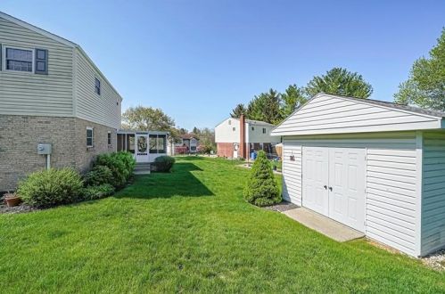 3101 Julie Dr, Library PA  15129-9448 exterior