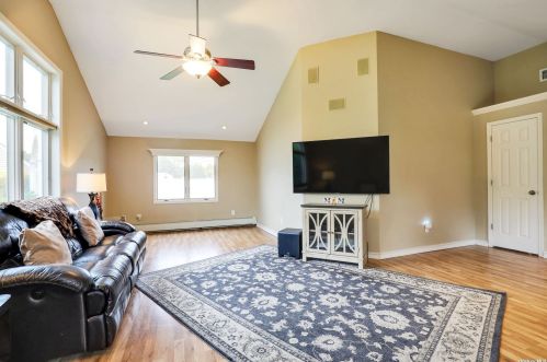 6 Hayuta Ct, Holtsville NY  11742-1206 exterior