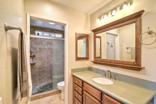 30065 Villa Alturas Dr, Temecula CA  92592-2105 exterior