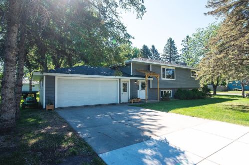 877 Maple St, Paynesville, MN 56362-2014