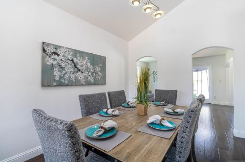 8886 La Cartera St, San Diego CA 92129-3310 exterior