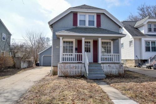 7507 Hennessey Ave, Milwaukee, WI 53213-1119