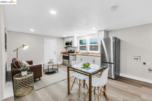 2106 57 Ave, Oakland CA  94605-1012 exterior