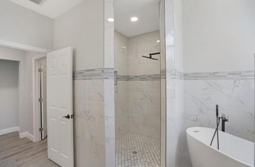 6449 Bella Cir, Boynton Beach FL  33437-5567 exterior
