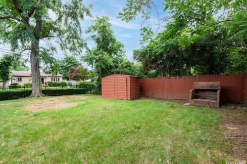 15 Campbell St, Amityville NY  11701-1817 exterior