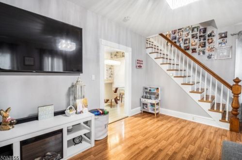 17 Woodside Ave, Little Falls NJ  07424-1315 exterior