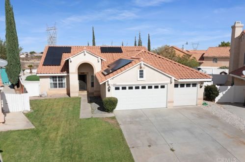 13262 Spring Way, Victorville CA  92392-6805 exterior