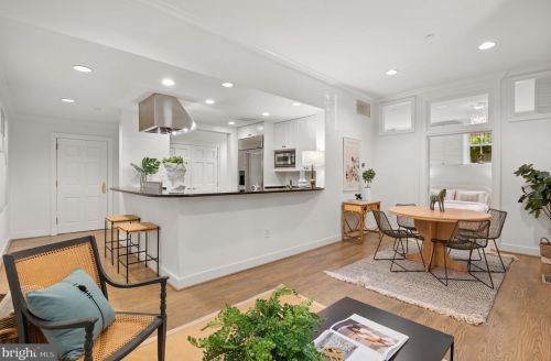 2735 Olive St, Washington, DC 20007-3373