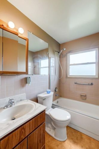 106 Westfield Dr, New Haven OH  45030-1431 exterior