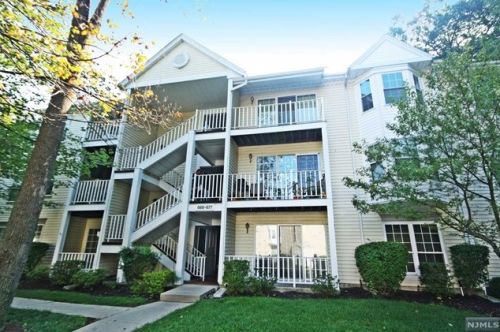 676 Juniper Way, Mahwah, NJ 07430-3445