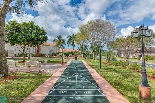 9796 Lemonwood Dr, Boynton Beach FL  33437-5452 exterior