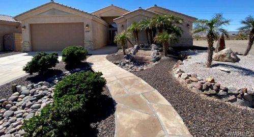 6147 Lago Grande Dr, Bullhead City, AZ 86426-7002