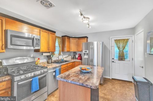 14397 Surrydale Dr, Woodbridge VA  22193-3470 exterior