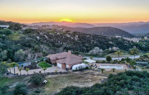 550 Old Stagecoach Run, Alpine CA  91901-1478 exterior