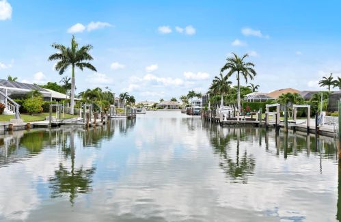 200 Angler Ct, Marco Island FL  34145-4203 exterior