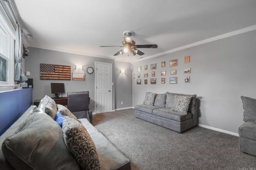 2 Mohawk Ln, Yorktown Hgts NY  10598-6328 exterior