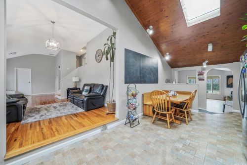 40 Royal Ln, Northport NY  11768-3332 exterior