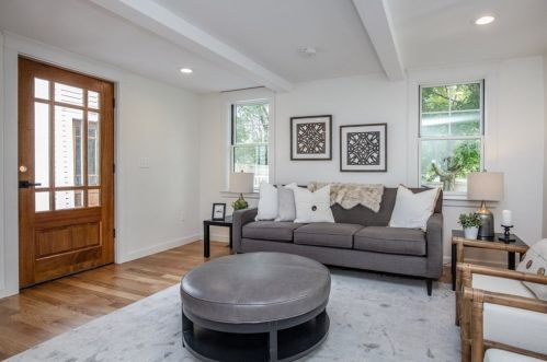 33 Pickering St, Danvers MA  01923-2017 exterior