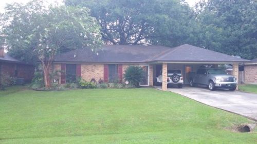 220 Vivian Dr, Lafayette, LA 70508-8130