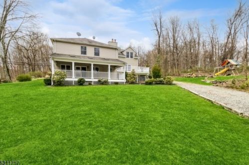 10 Mountainside Dr, Dover NJ  07869-2217 exterior