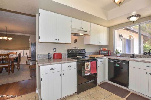 4932 Torrey Pines Cir, Glendale, AZ 85308-3323
