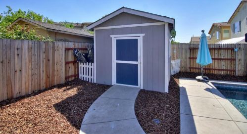 9674 Two Harbors Dr, Elk Grove CA  95624-4491 exterior