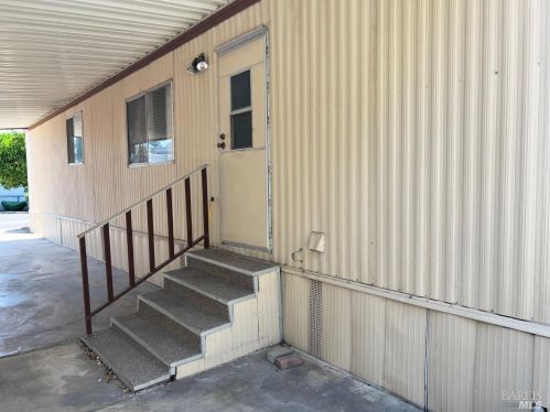 704 Sequoia St, Windsor CA  95492-9328 exterior