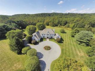 9 Henker Farm Ln, Bedford, NY 10506-1916
