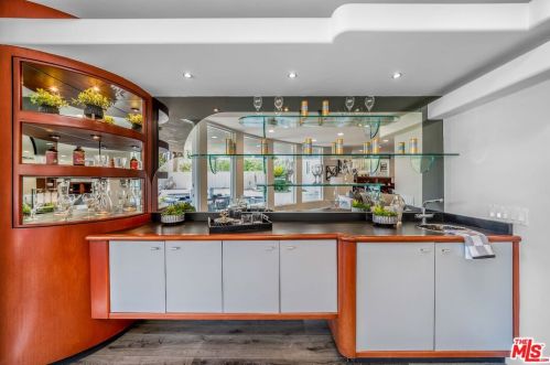 22733 De Kalb Dr, Calabasas CA  91302-4805 exterior